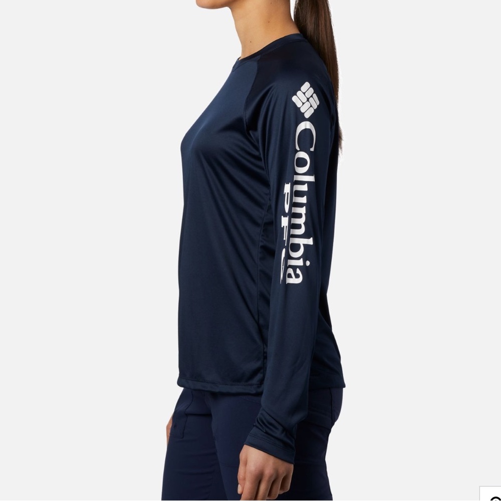 Columbia dri fit long sleeve navy true to size